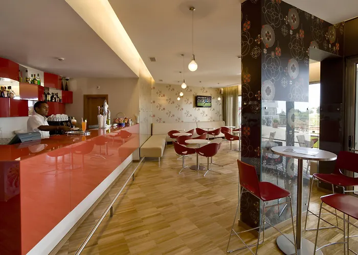 Alfagar Aparthotel 4*